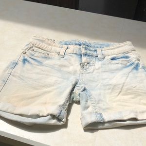 Now Vanity Rolled cuffed shorts